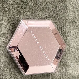 Fenty Beauty Diamond Bomb in How Many Carats